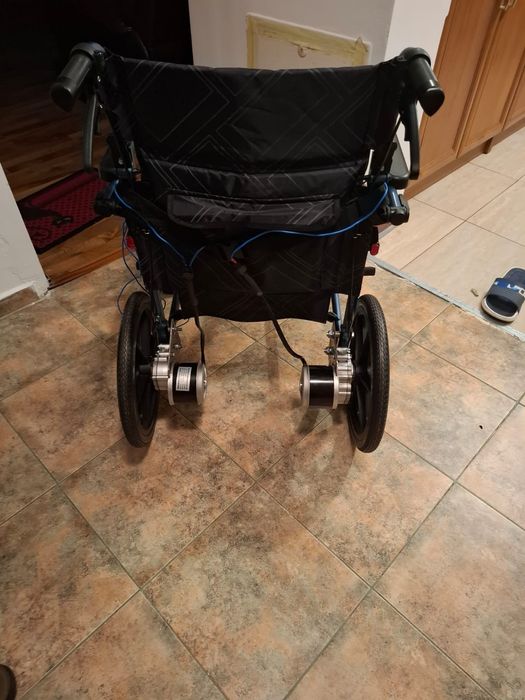 Scaun cu rotile electric