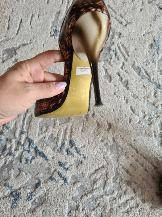 Продается туфли брендовые