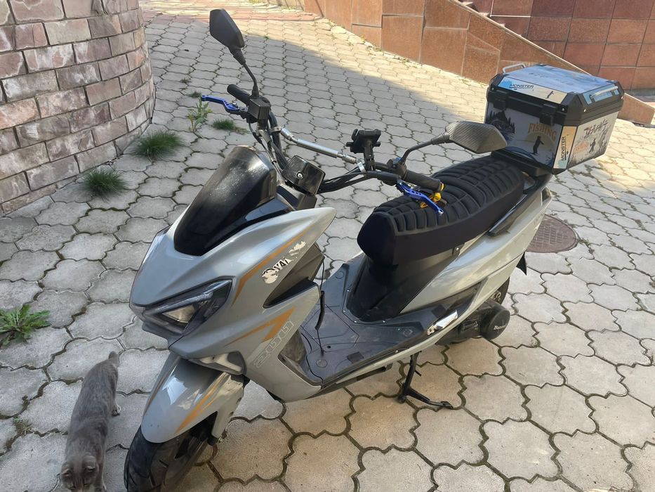 Мопед макси 180 куб