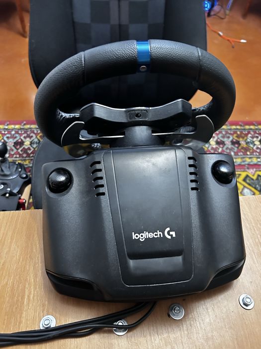 Игровой руль, кокпит