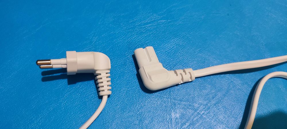 Сетевой шнур,провод,кабель питания угловой.