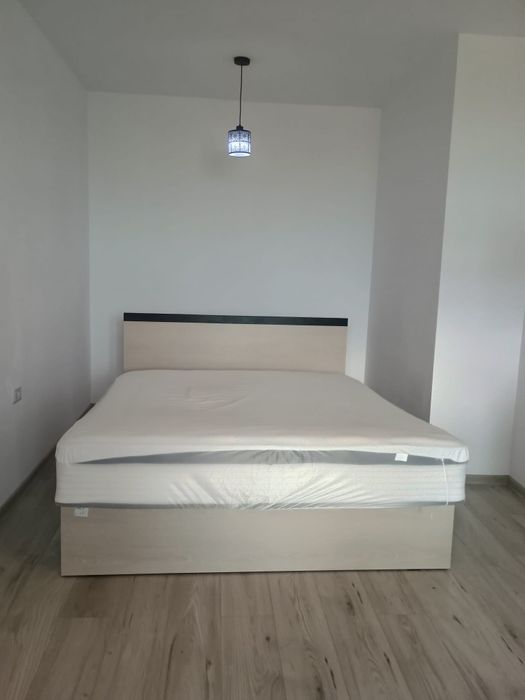 Vând pat matrimonial Lem's și saltea 160x200