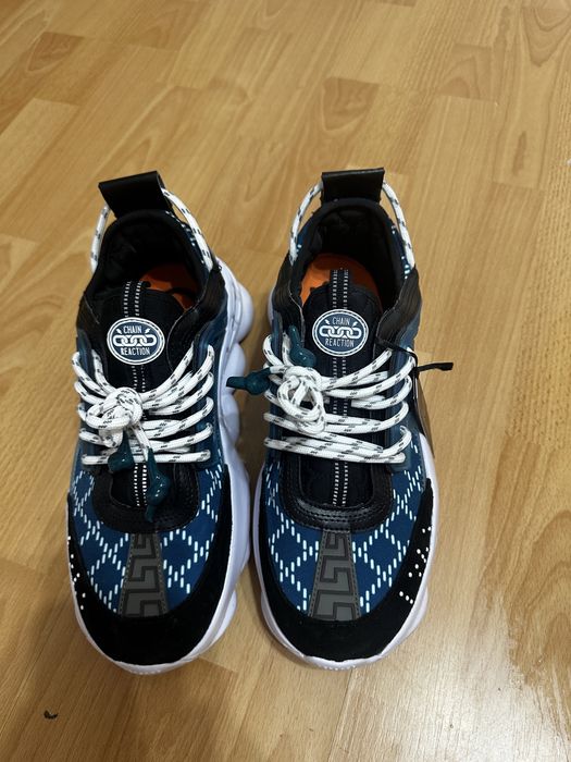 Adidasi chain reaction