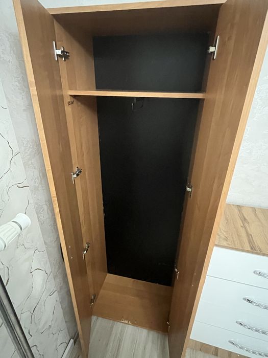 Продаю шкаф и тумбу