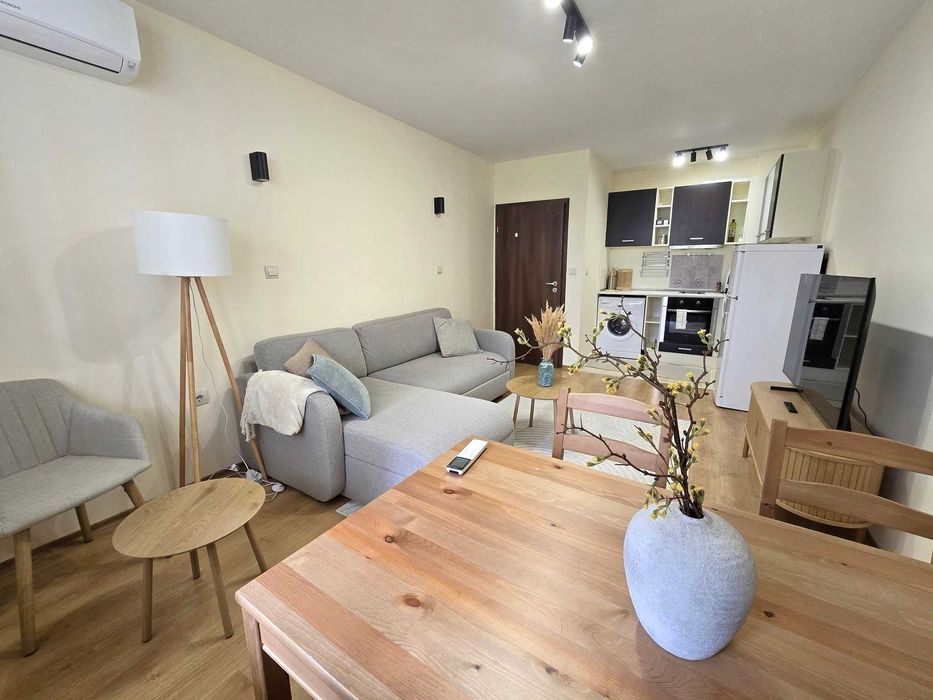 Дава се под наем Двустаен апартамент в Банско - 56 кв.м за 388.62 € - Снимка #1