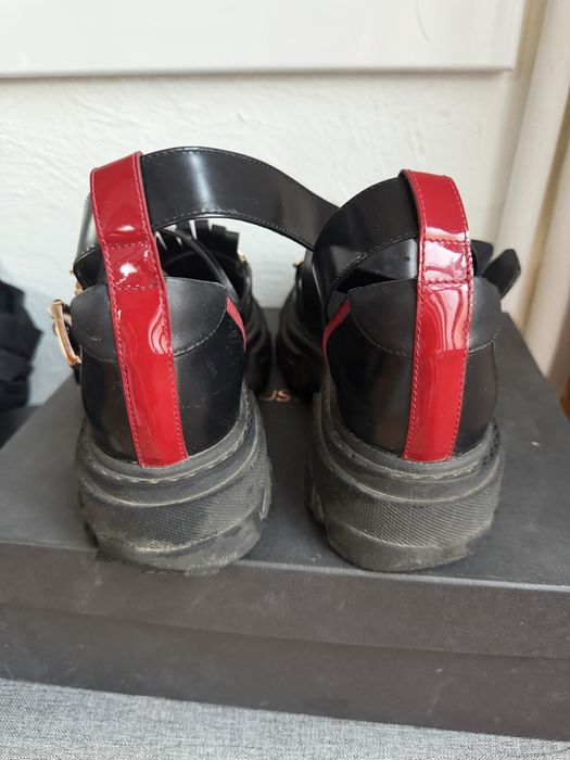Pantofi decupati cu catarame Musette