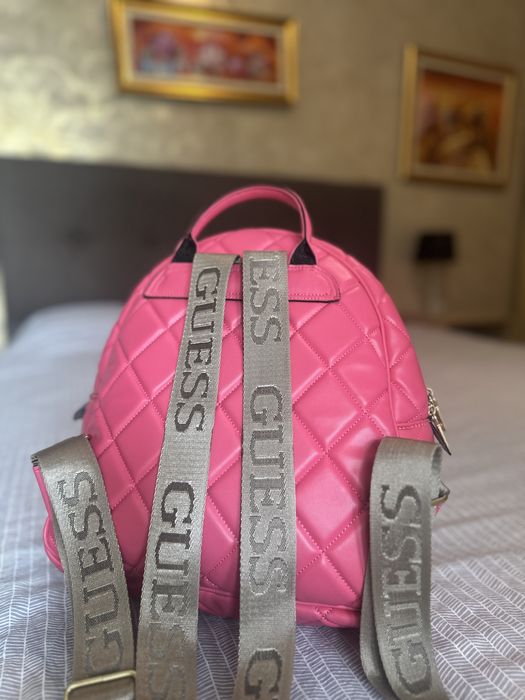 Розова раница Guess