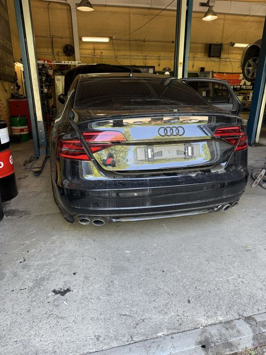 Audi s8 D4 plus 98000km. На части