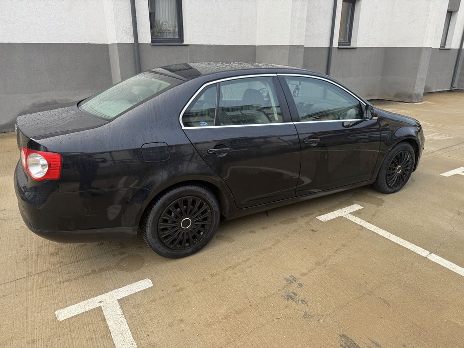 VOLKSWAGEN Jetta