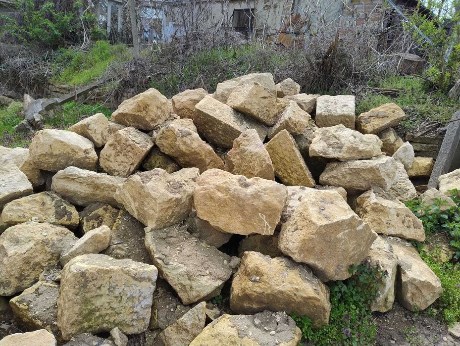 Продавам Дялан камък