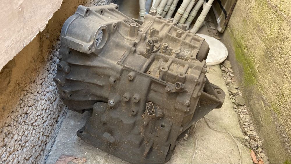 Коробка от toyota matrix