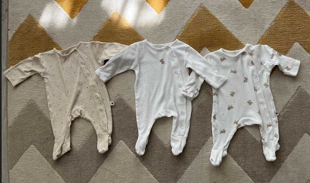 Set 3 pijamale/salopete cu piciorus si protectie manute 54 - 1 luna