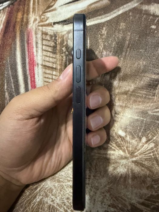 Iphone 15 pro black titan звоните