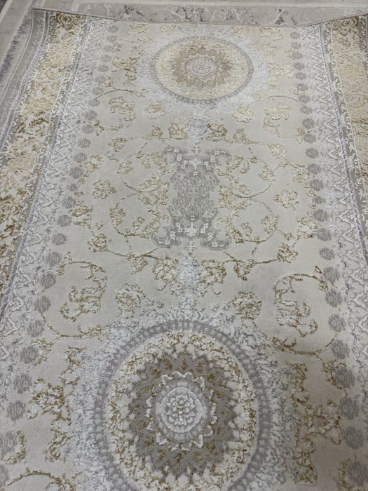 Продам ковер в хорошем состоянии