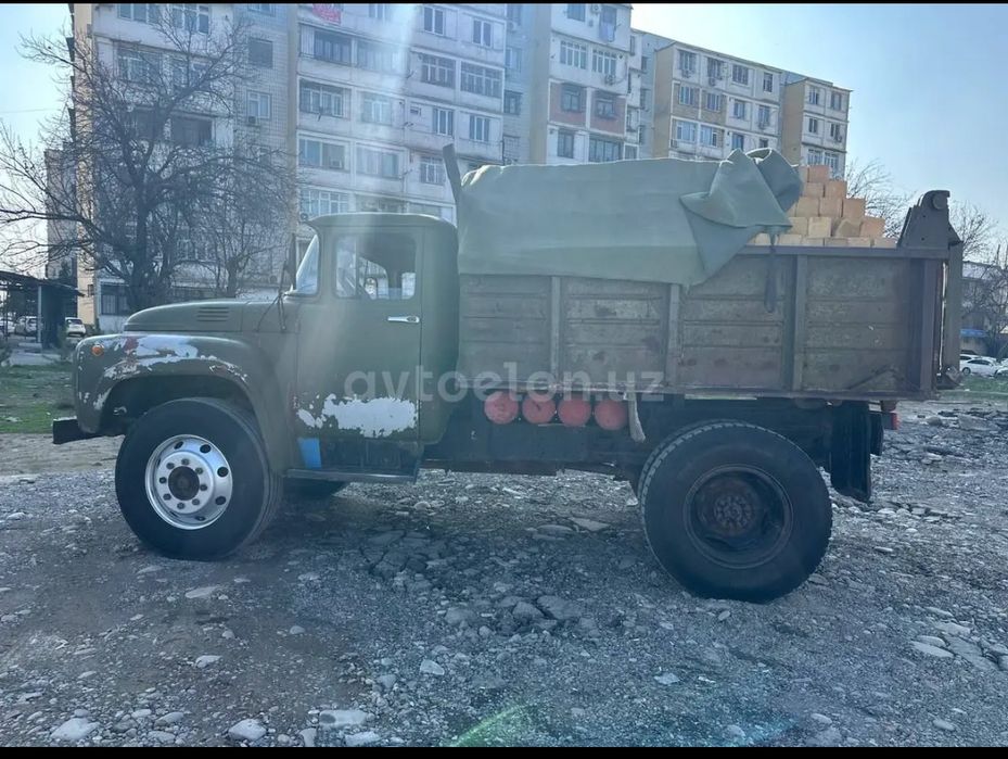 Zil sotiladi yili 1982