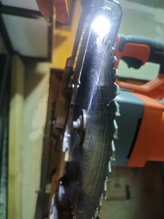 Циркуляр Black and Decker