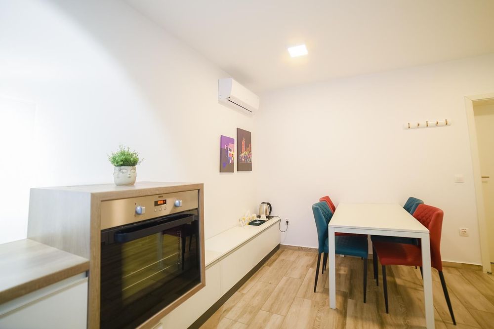 Inchiriere Apartament zona Coresi 1