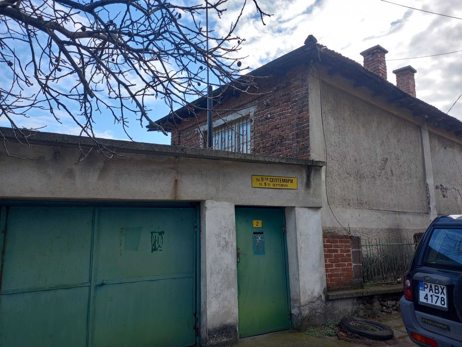 Къща с двор супер център с.Елшица