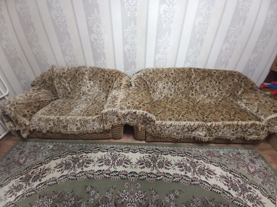 Диваны с дивантеками