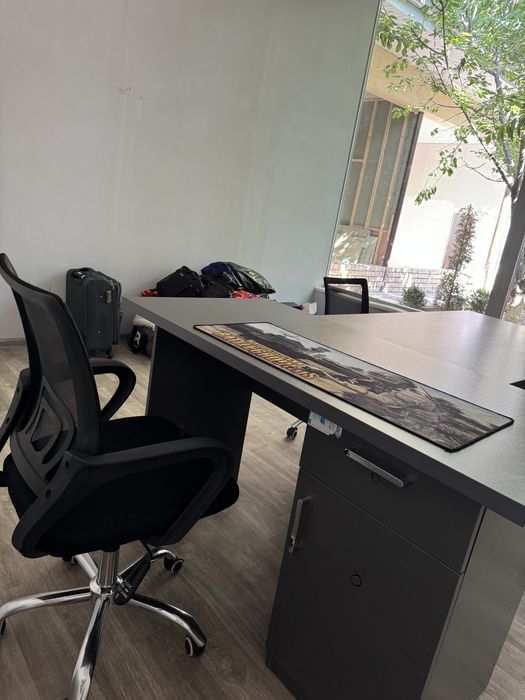 Ofisniy mebel sotiladi