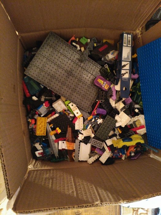 Продам коробку лего