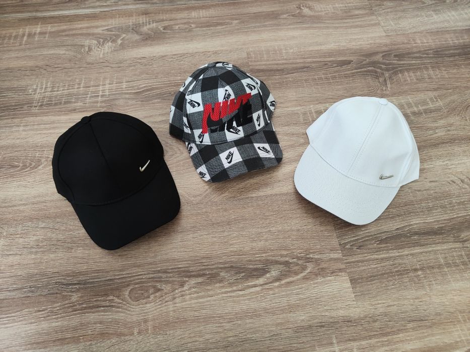 Șapcă Nike Alba , Șapcă Nike Neagra
