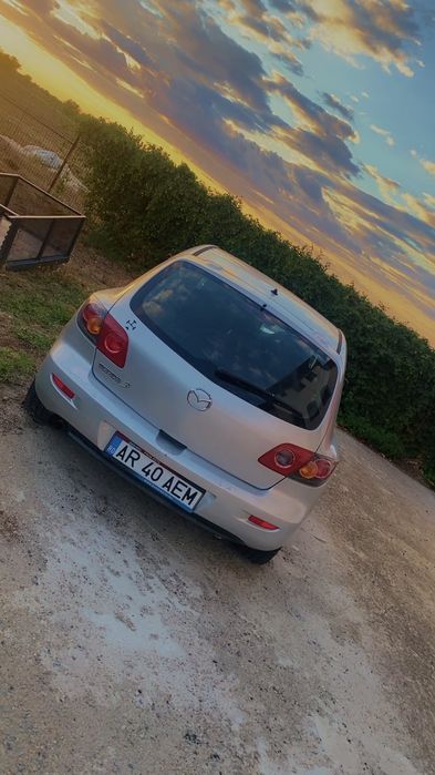 Vănd mazda M1 2004