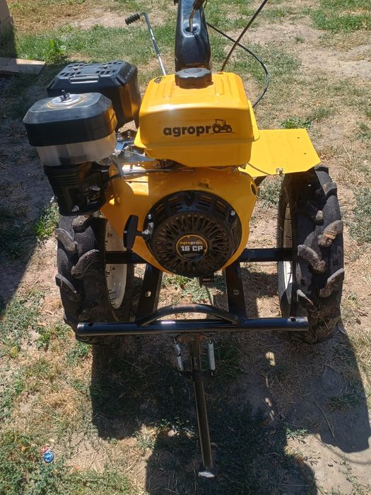 Motocultor 16 CP cu remorcă