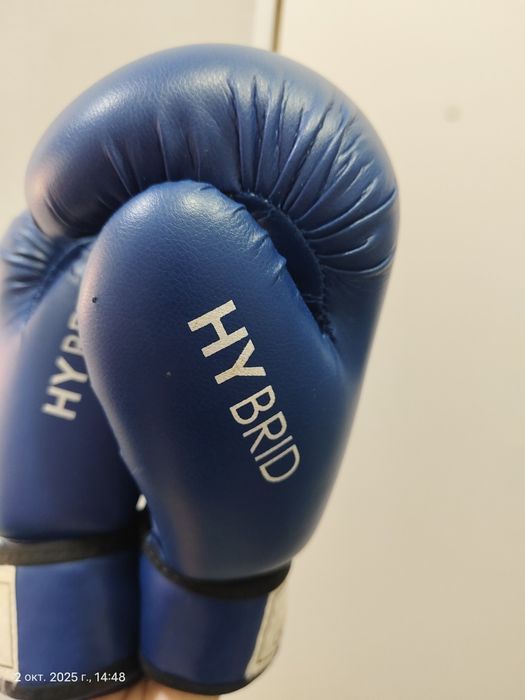 Продам боксерский шлем и перчатки