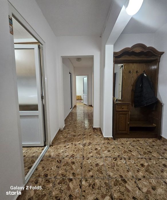 Apartament cu 3 camere de închiriat – pentru echipe de muncitori!