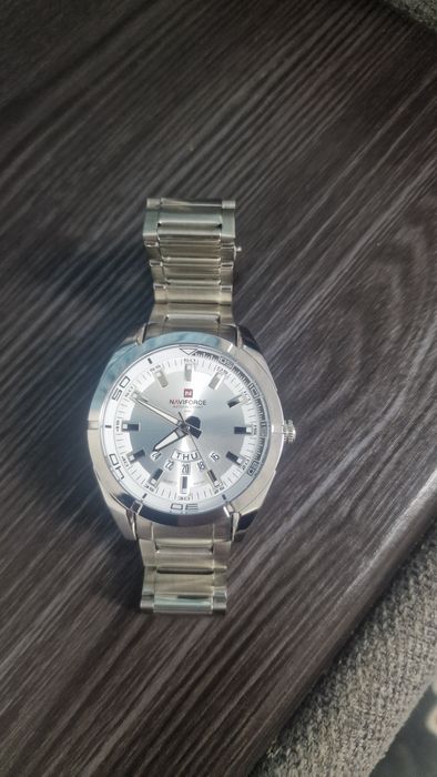 Продается мужские часы NAVIFORCE