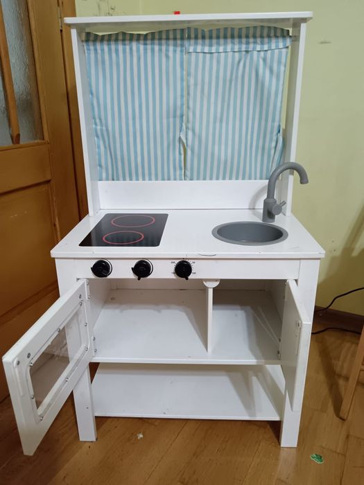 Bucatarie de lemn pentru copii