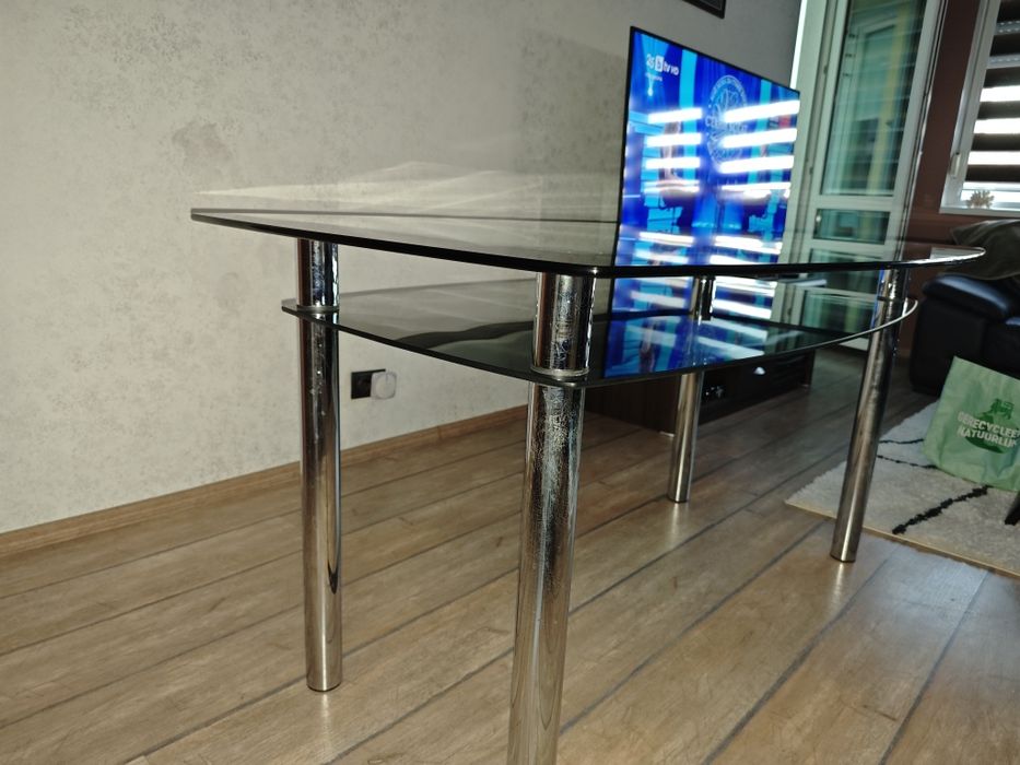 Продавам Трапезна маса.