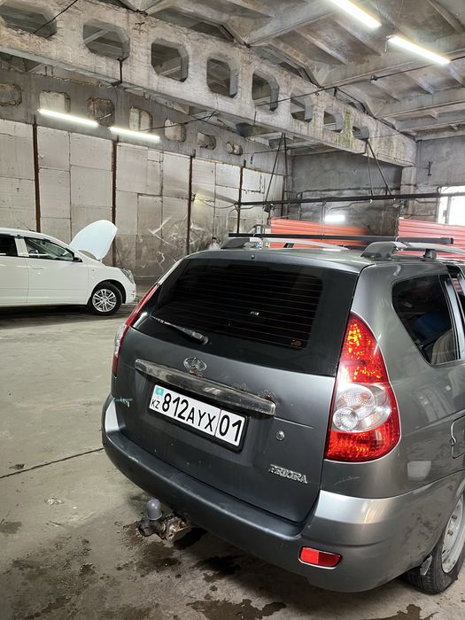 LADA priora 2011  года универсал