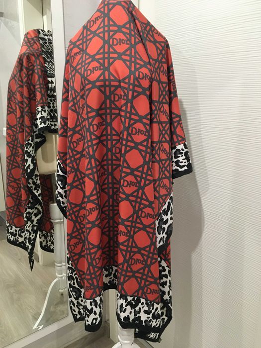 DIOR 100% коприна шал 125/125 см