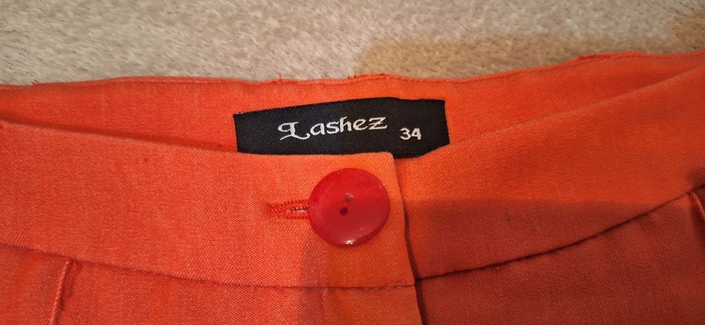 Pantaloni Lashez măsura 34 corai