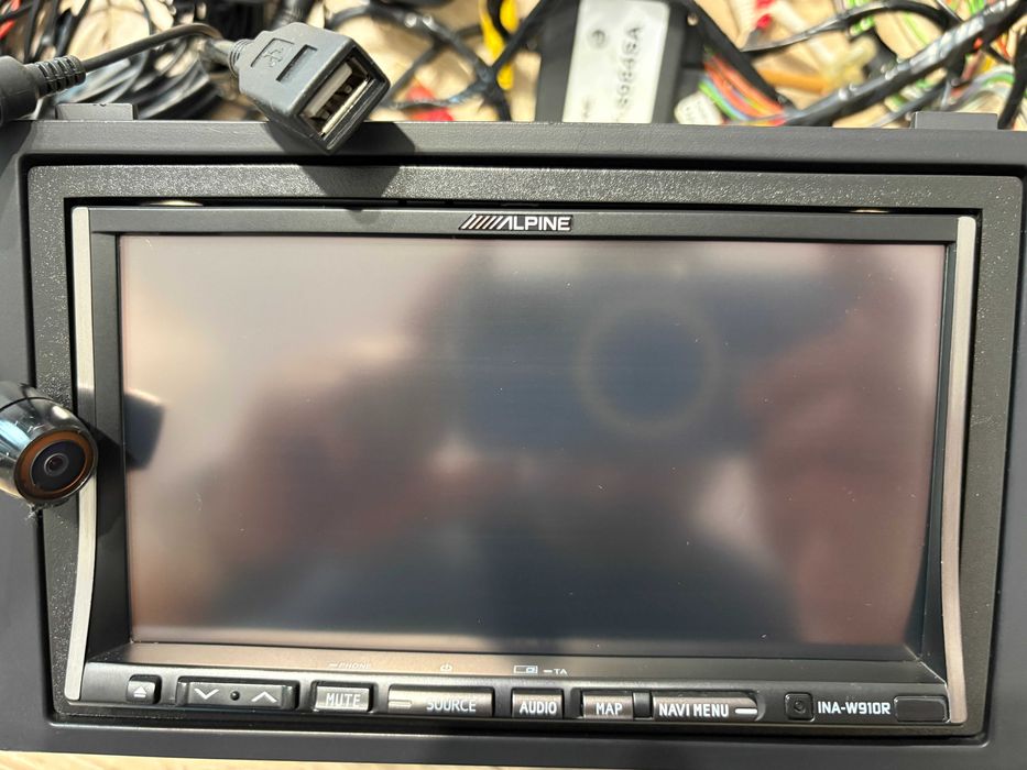 REDUCERE 81%! navigatie profesionala 2DIN Alpine INA-W910R 4x50W! completa, cu telecomanda,  CAMERA, bluetooth, microfon, USB si cablurile originale!