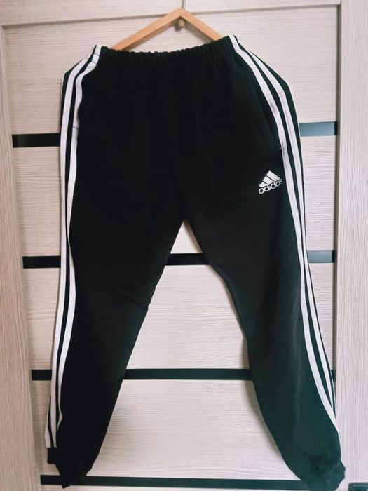 Продам спортивный костюм