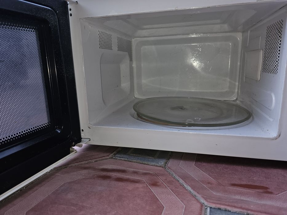 Микраволновка Samsung нужно менять  предохранитель