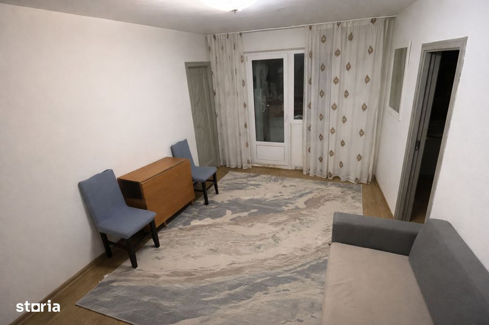 Apartament de 3 camere, etaj intermediar, zona Tatarasi