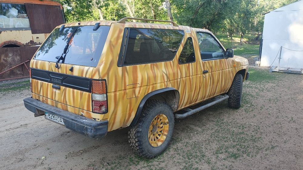 Внедорожник Nissan Terrano 1