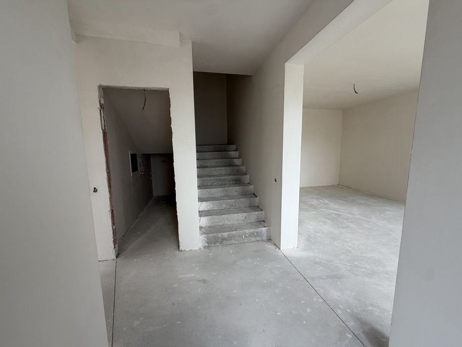 Persoana Fizica Vand Casa Tip Duplex 142mp utili in Apahida Cluj-Napoca 3 dormitoare 3 bai 440mp teren