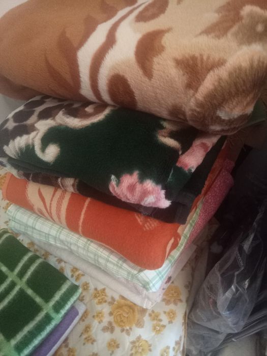 Продам одеяла ,разные советские и современные плед--одеяло