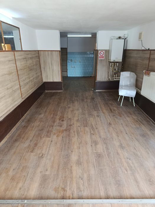 Vând spatiu comercial, teren proprietate, persoana fizica