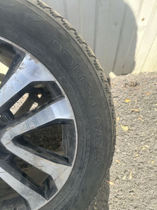 Продам комплект резины 285/50 r20