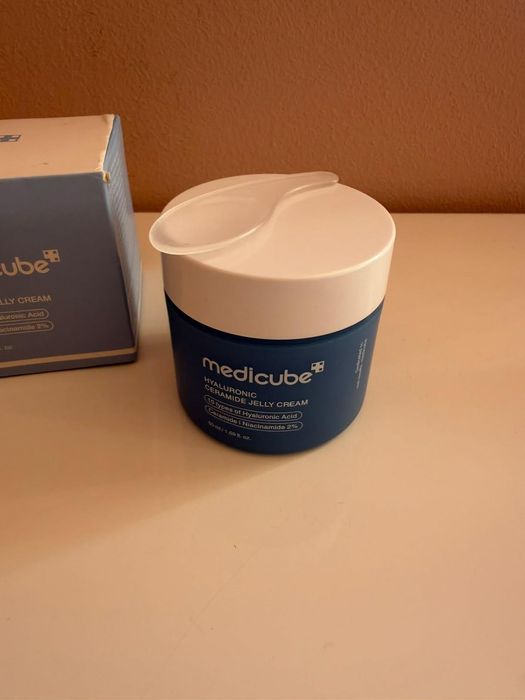 Medicube hyaluronic ceramide jelly cream
