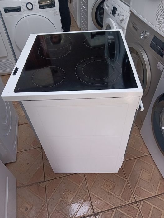 Свободно стояща печка с керамичен плот Аег Aeg 2 години Гаранция!