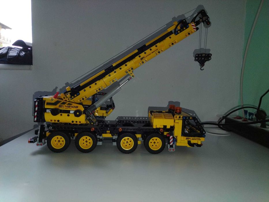 De vânzare diferite seturi LEGO TEHNIC (construite), aproape toate au instrucțiunile originale
