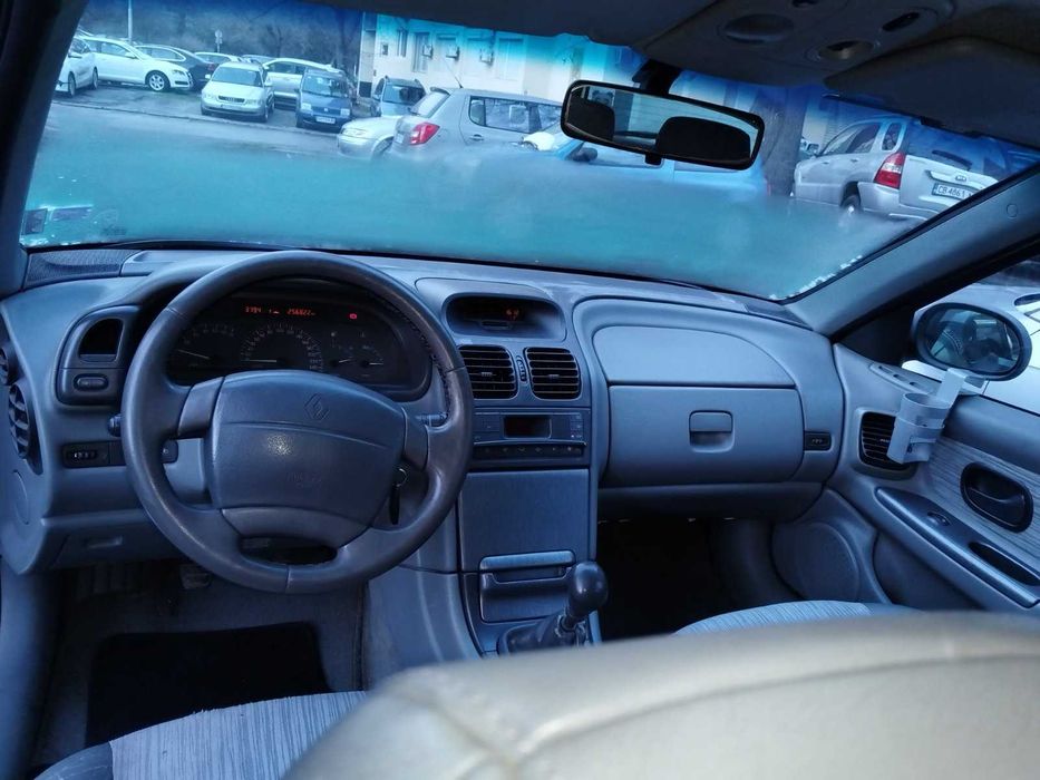 Рено лагуна 1,9 dti комби обслужено Винетка 6 2026 и гражданска