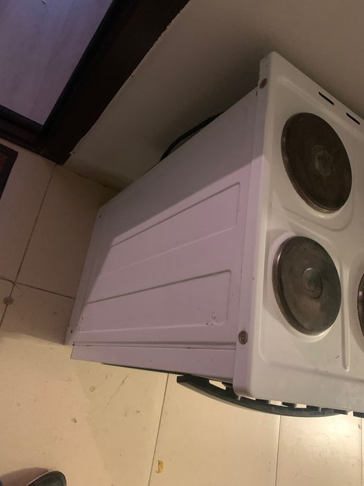 Отдам бесплатно электро плита